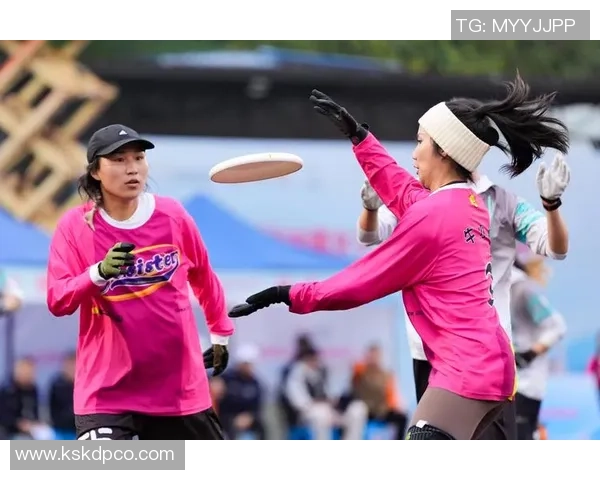 南京飞盘队与重庆飞盘队的精彩对决赛后分析与战术探讨